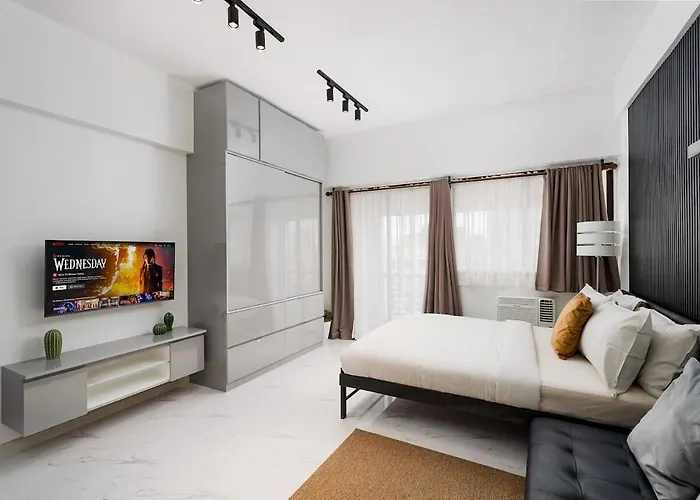 New! Modern In Greenbelt Makati With Pool & Gym *