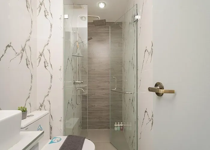 Apartamento New! Modern In Greenbelt Makati With Pool & Gym