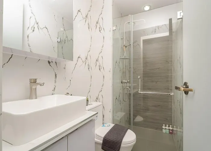 Apartamento New! Modern In Greenbelt Makati With Pool & Gym Manila
